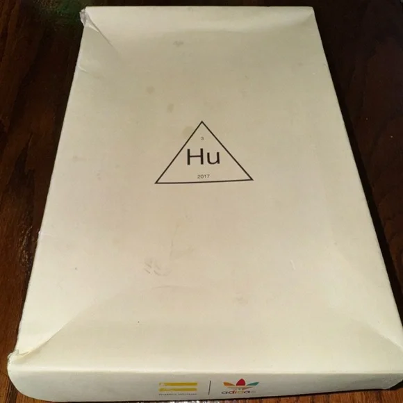 Adidas Pharrell williams Hu “solid gold” tennis shoes size 9.5(Like NEW)
